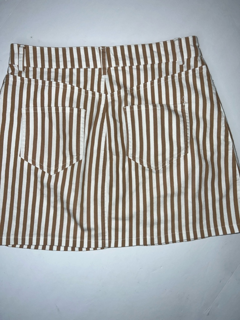 Forever 21 Beige and White Striped Skirt Size Small - Picture 4 of 6